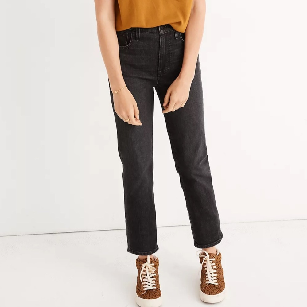 Madewell The Perfect Vintage Crop Jeans in black. Size 29 tall